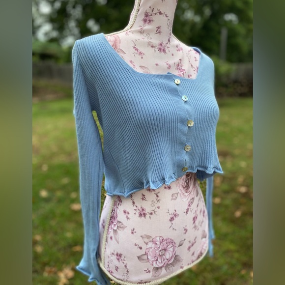 Nasty Gal Ribbed Split Sleeve Cropped Cardigan | size 2 - Picture 4 of 13